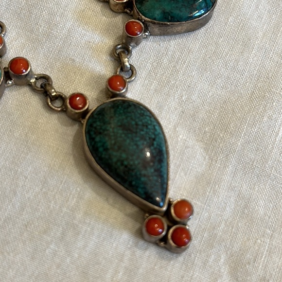 Turquoise and agate silver necklace and earrings set - Picture 5 of 8